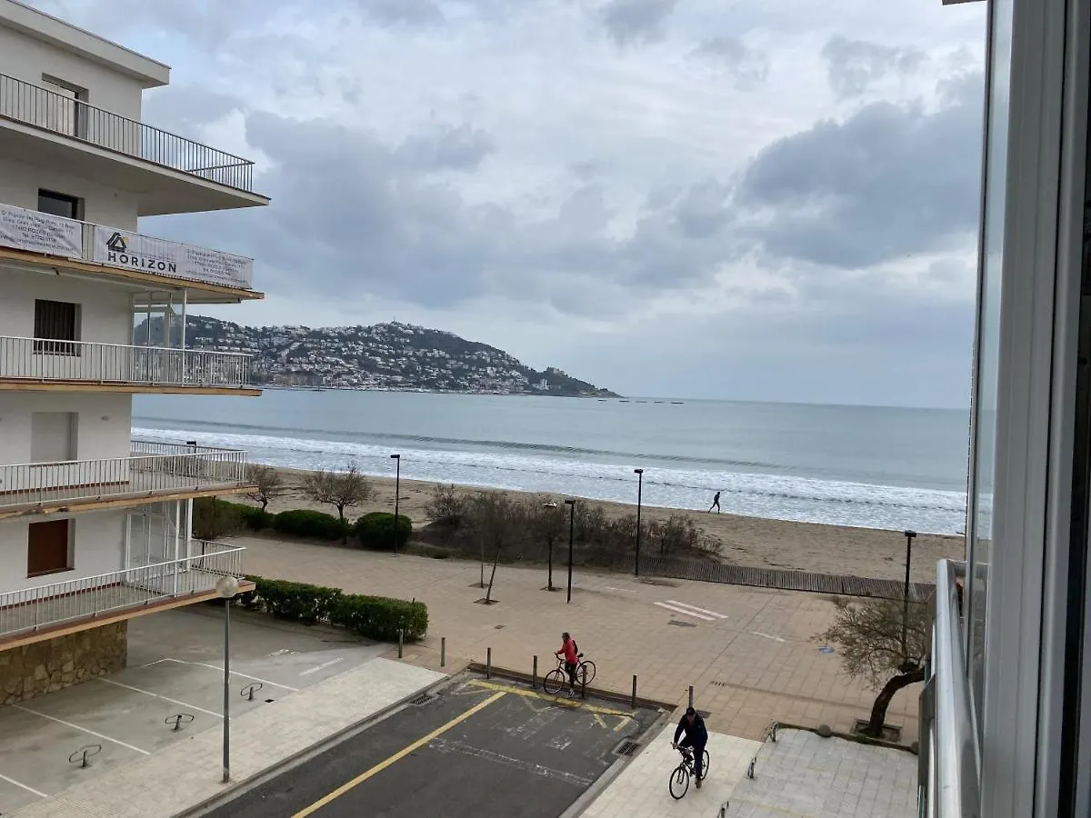 Residencia De La Platja Apartment Roses